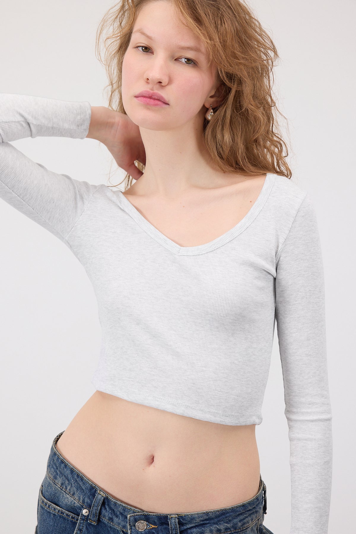 Snow-Melange_V-Neck-Long-Sleeve-Crop-Top-addax