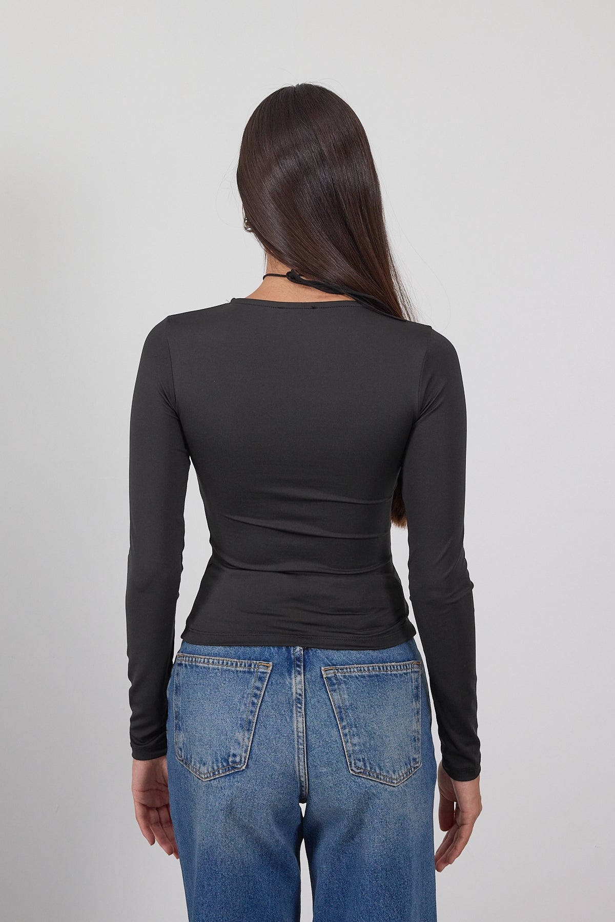 Black_Crew-Neck-Long-Sleeve-Top-addax