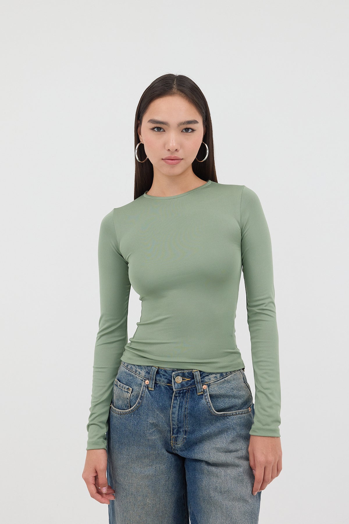 Oil-Green_Crew-Neck-Long-Sleeve-Top-addax