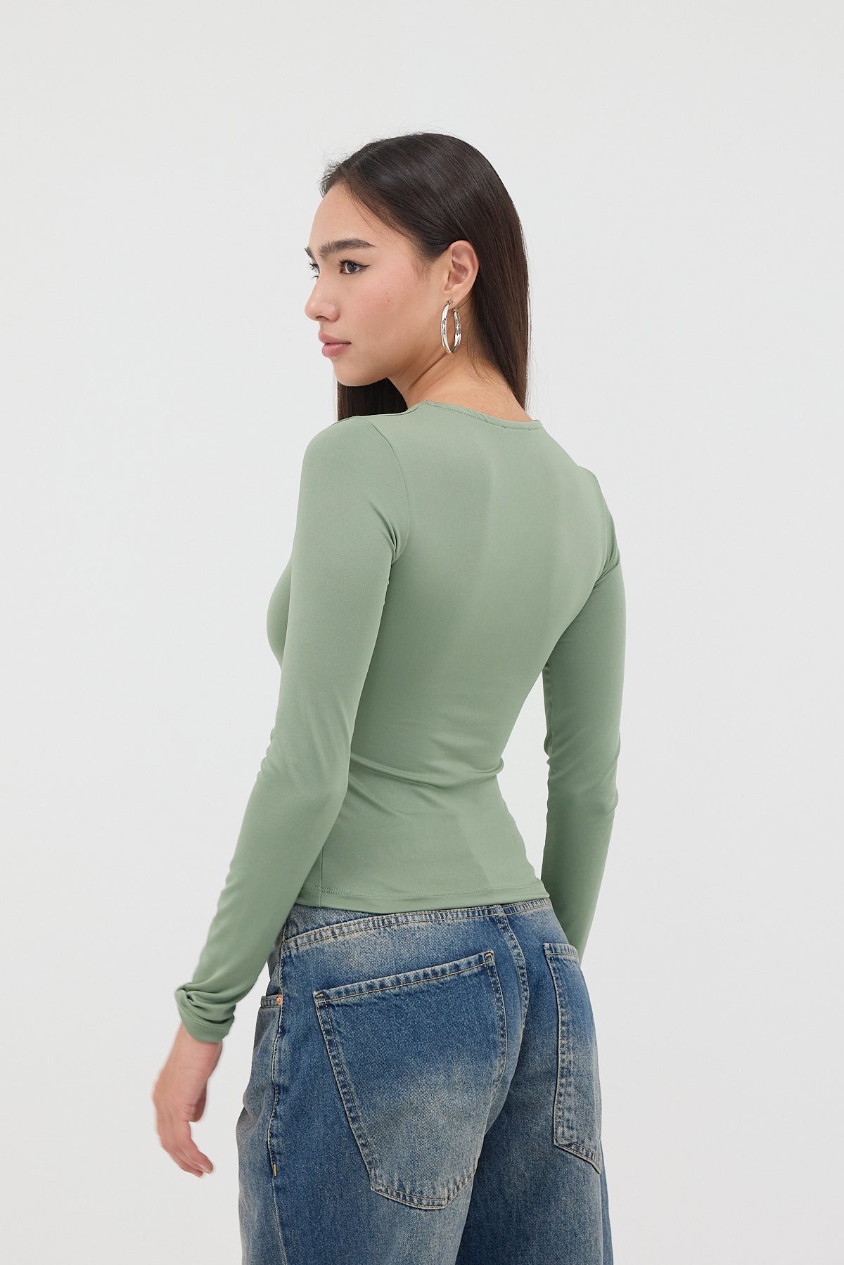 Oil-Green_Crew-Neck-Long-Sleeve-Top-addax