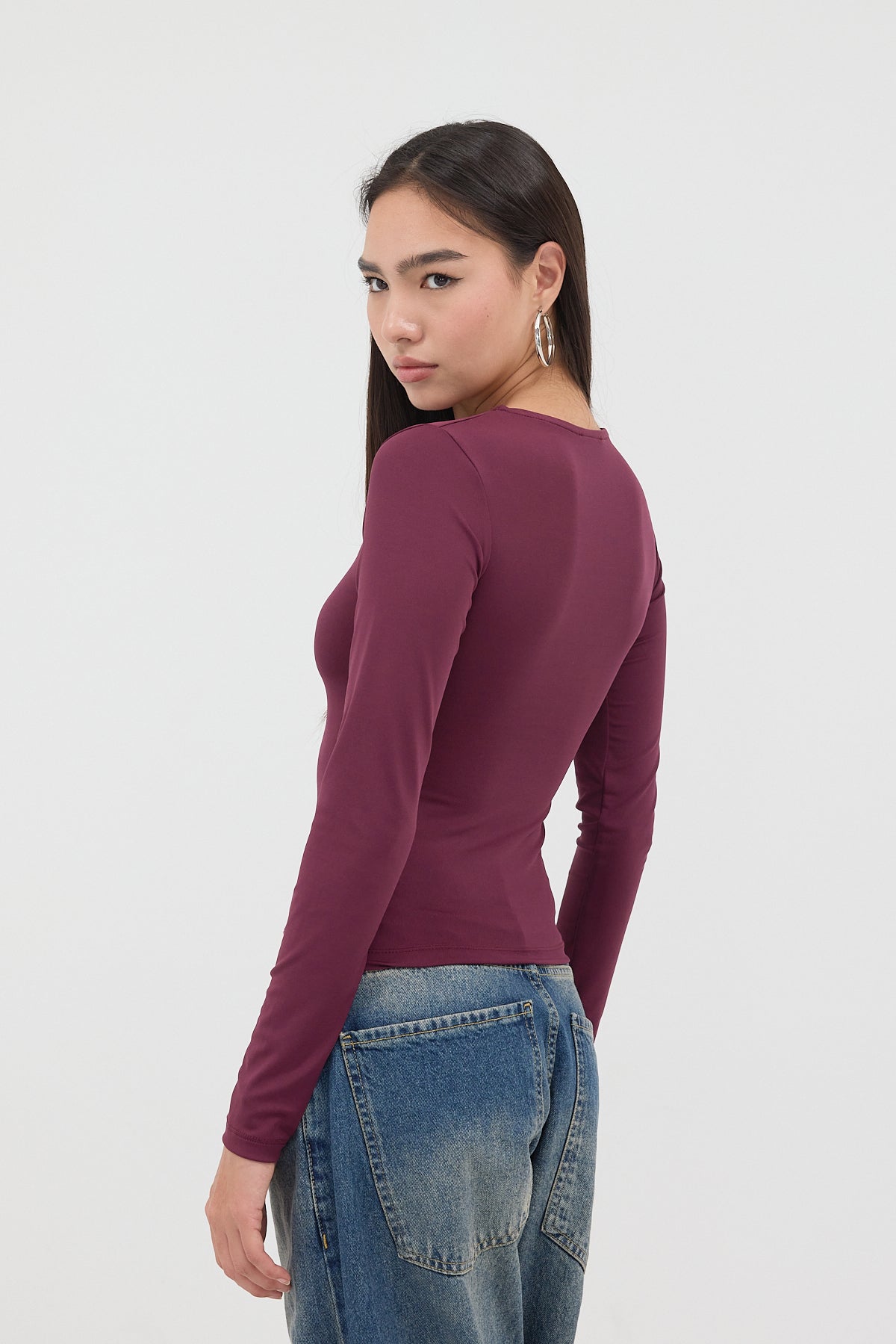 Gardenia_Crew-Neck-Long-Sleeve-Top-addax