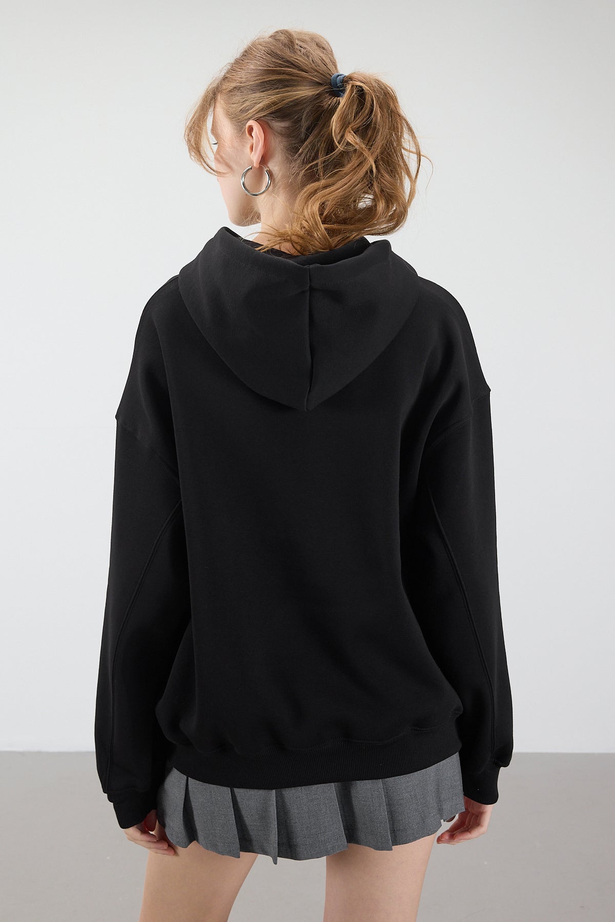 Black_Hooded-Ribbon-Sweatshirt-addax