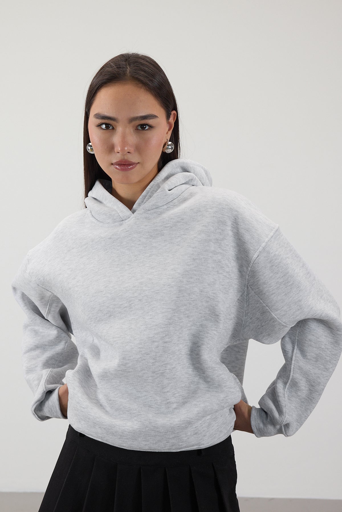 Snow-Melange_Hooded-Ribbon-Sweatshirt-addax