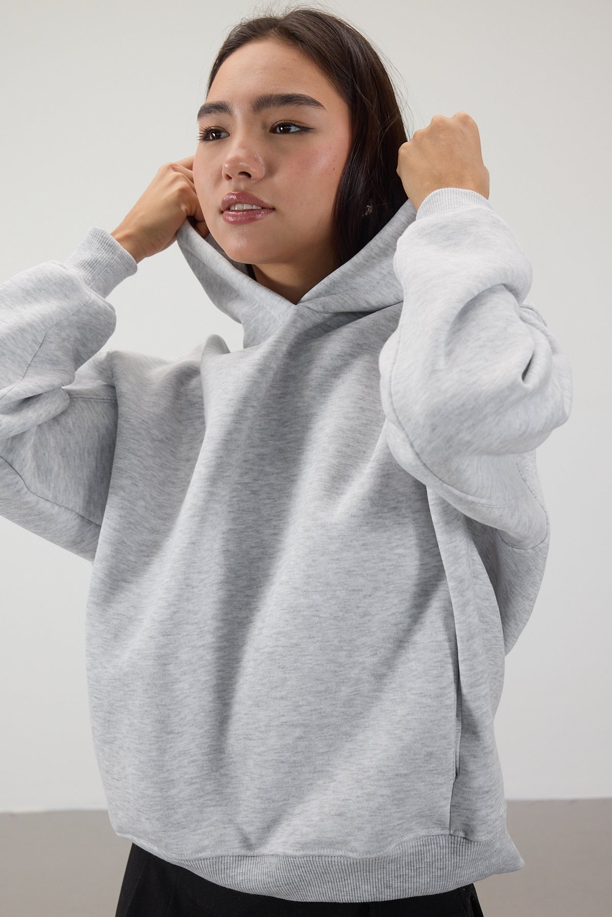 Snow-Melange_Hooded-Ribbon-Sweatshirt-addax
