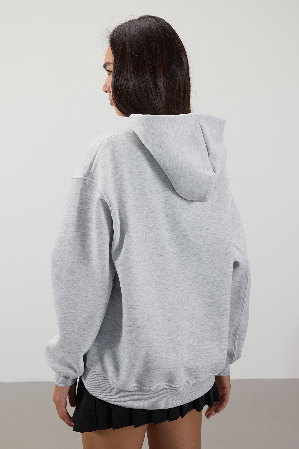 Snow-Melange_Hooded-Ribbon-Sweatshirt-addax
