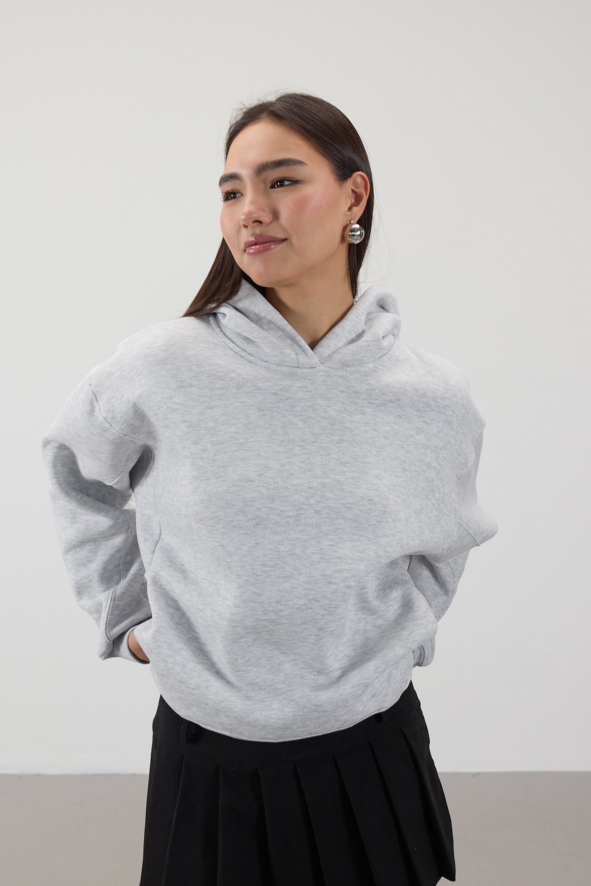 Snow-Melange_Hooded-Ribbon-Sweatshirt-addax