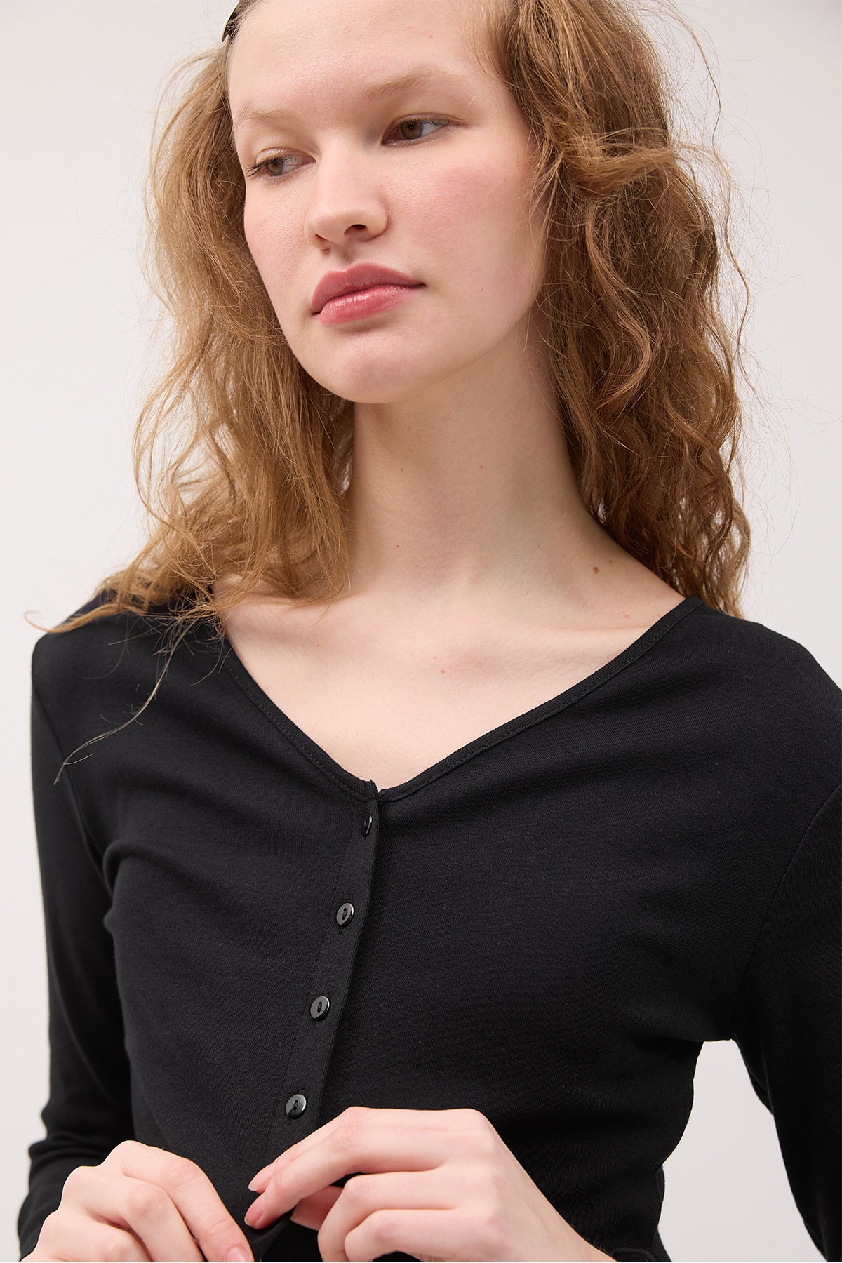 Black_Buttoned-Crop-Cardigan-addax