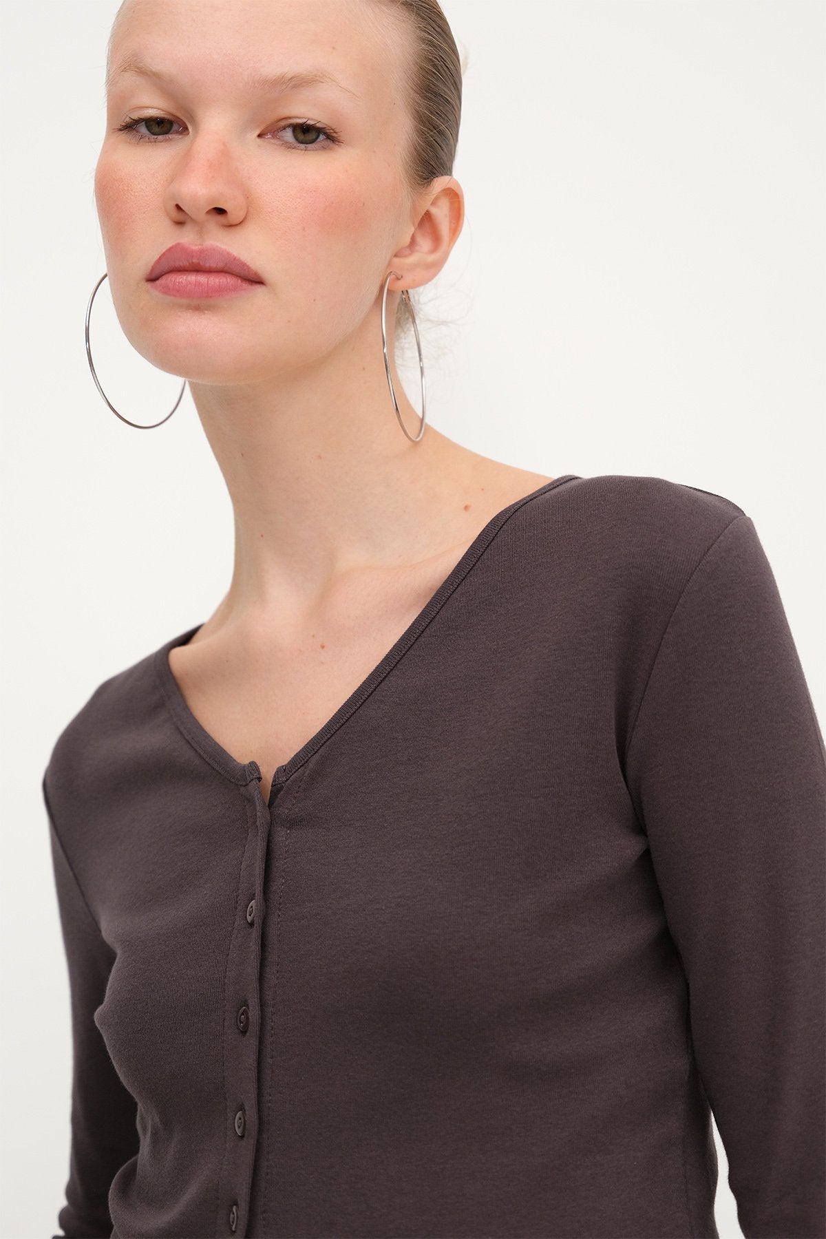 Soft-Brown_Buttoned-Crop-Cardigan-addax