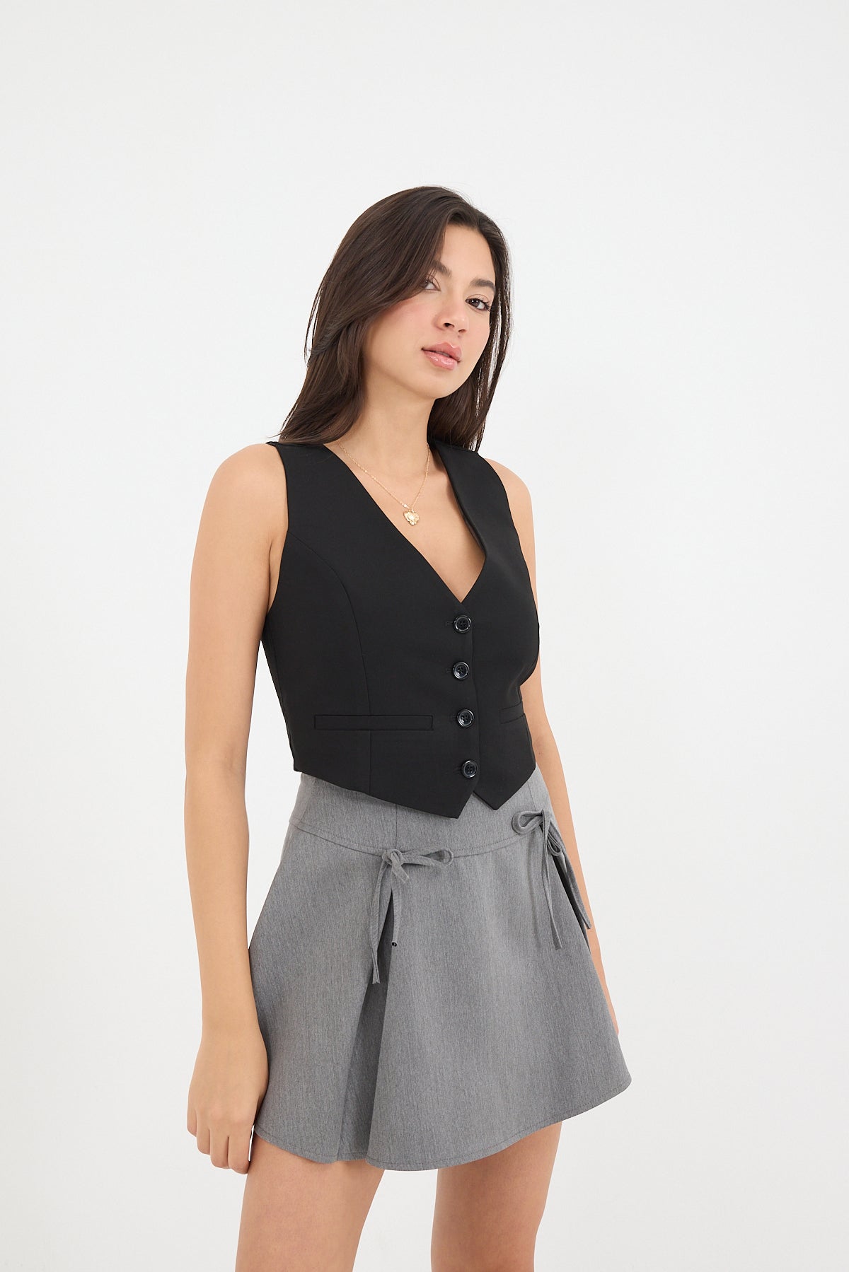 Black_Buttoned-Vest-with-Pocket-Details-addax