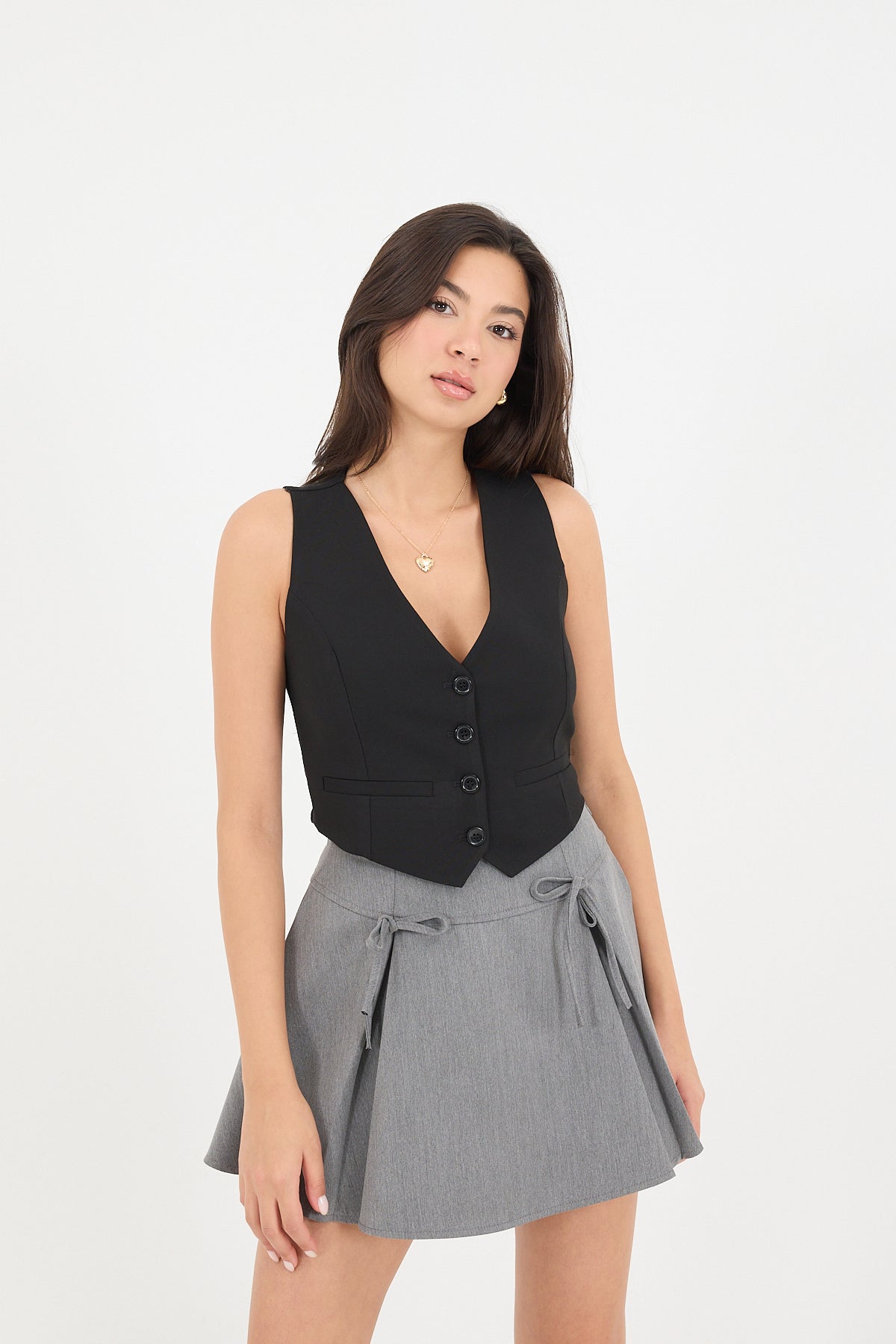 Black_Buttoned-Vest-with-Pocket-Details-addax