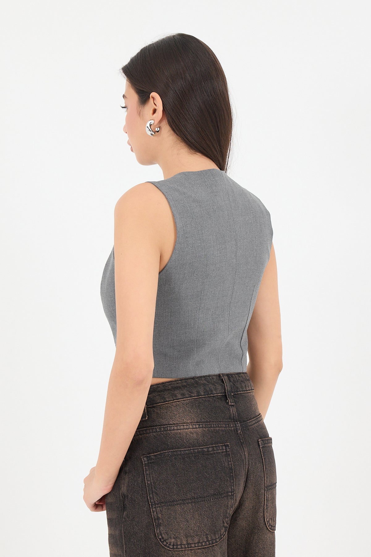 Grey_Buttoned-Vest-with-Pocket-Details-addax