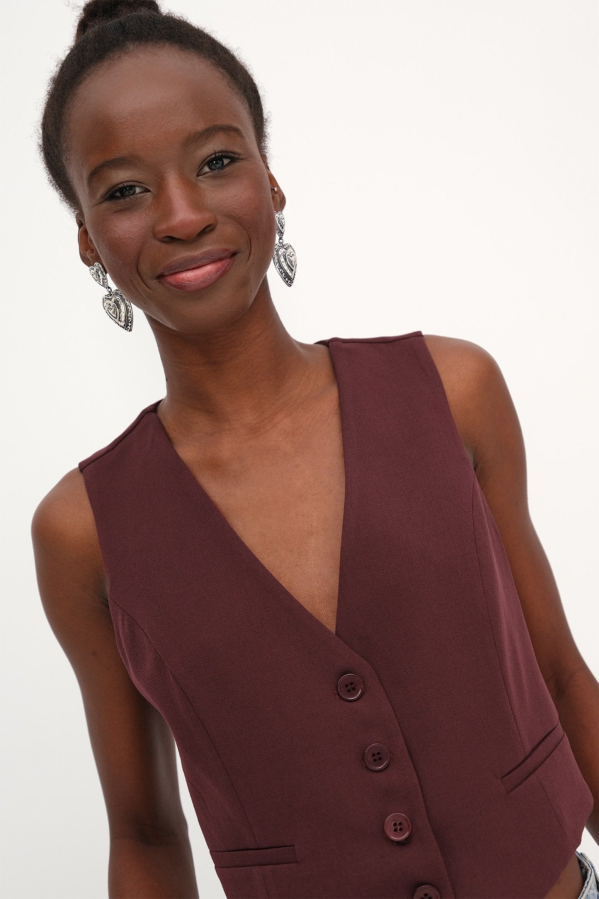 Gardenia_Buttoned-Vest-with-Pocket-Details-addax