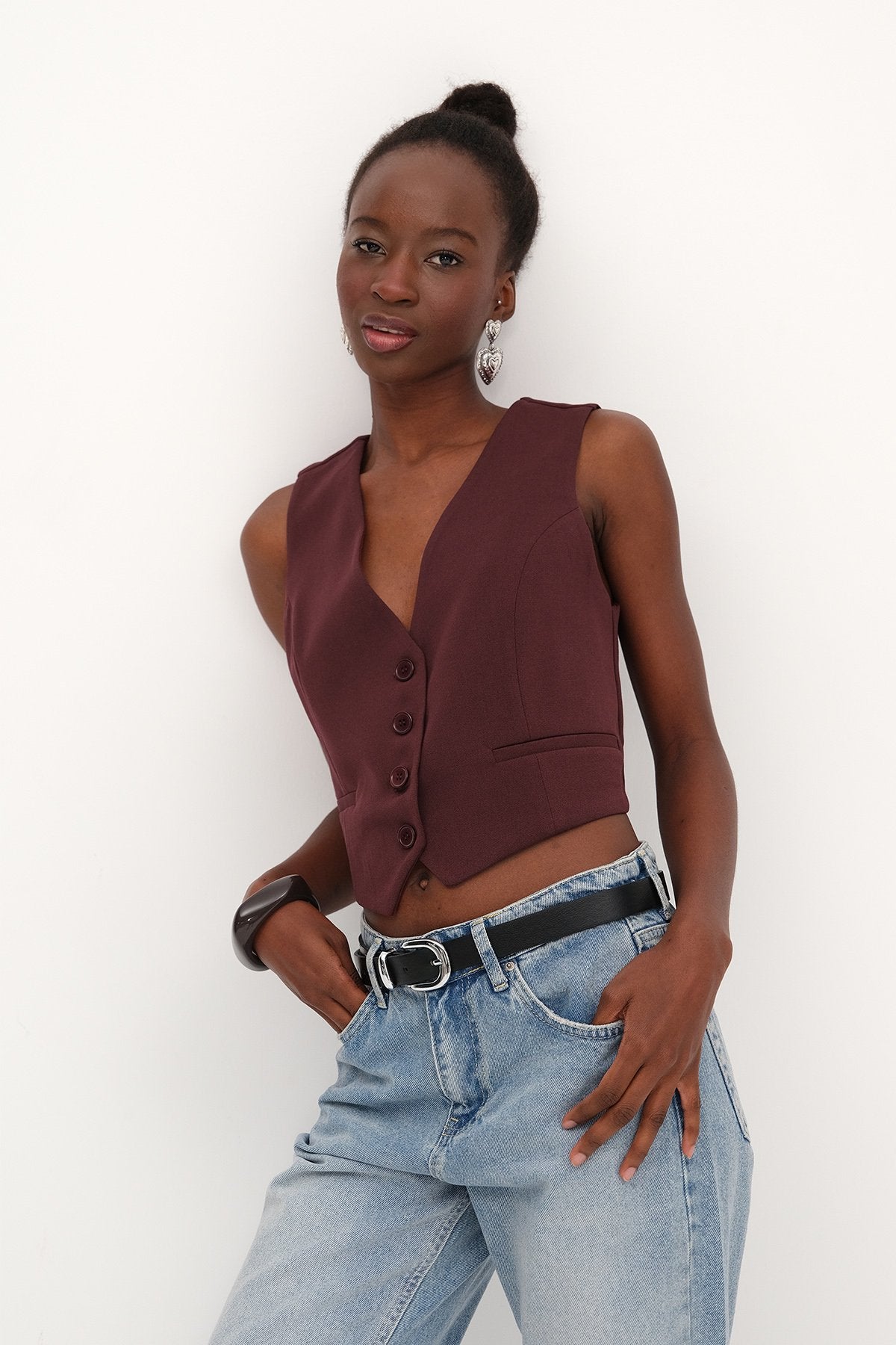 Gardenia_Buttoned-Vest-with-Pocket-Details-addax