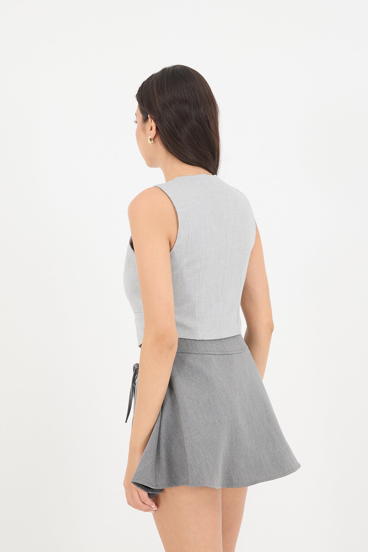 Light-Grey_Buttoned-Vest-with-Pocket-Details-addax