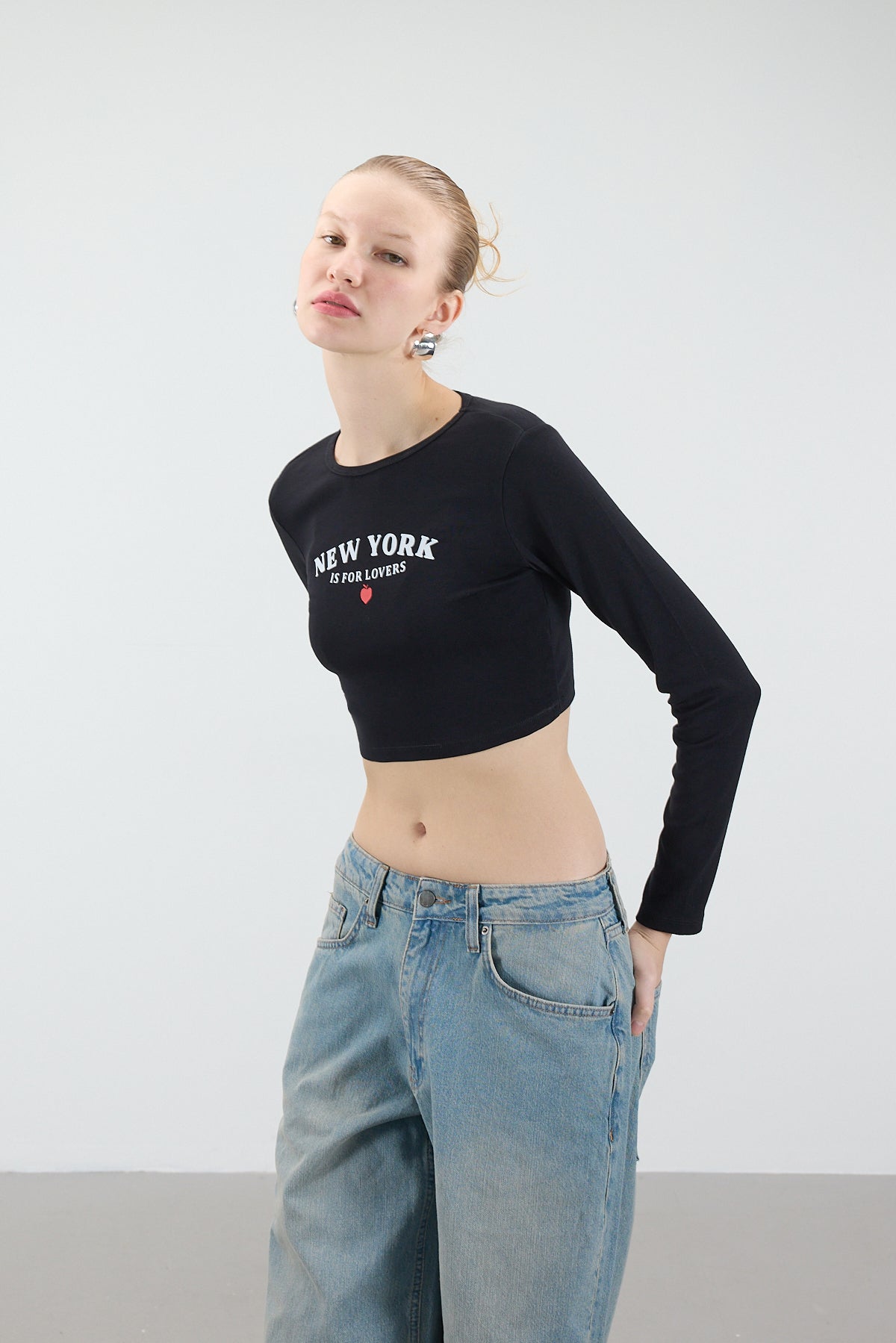 Black_New-York-Is-For-Lovers-Crop-Top-addax