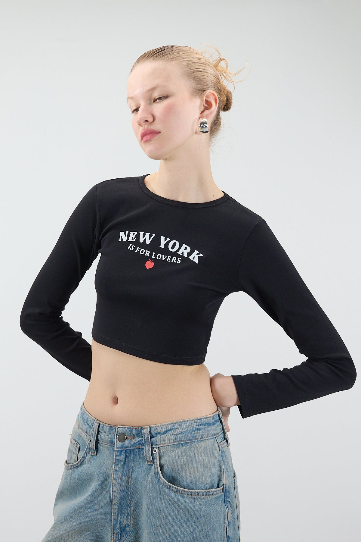 Black_New-York-Is-For-Lovers-Crop-Top-addax
