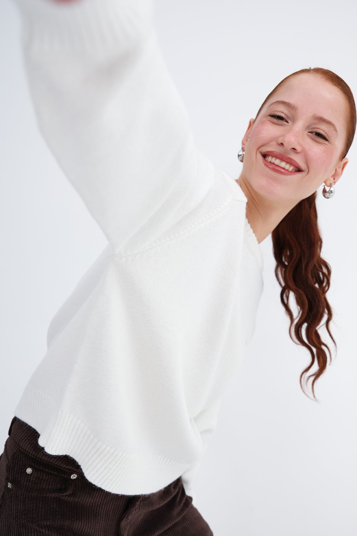 Ecru_Crew-Neck-Star-Embroidered-Knitwear-Sweater-addax