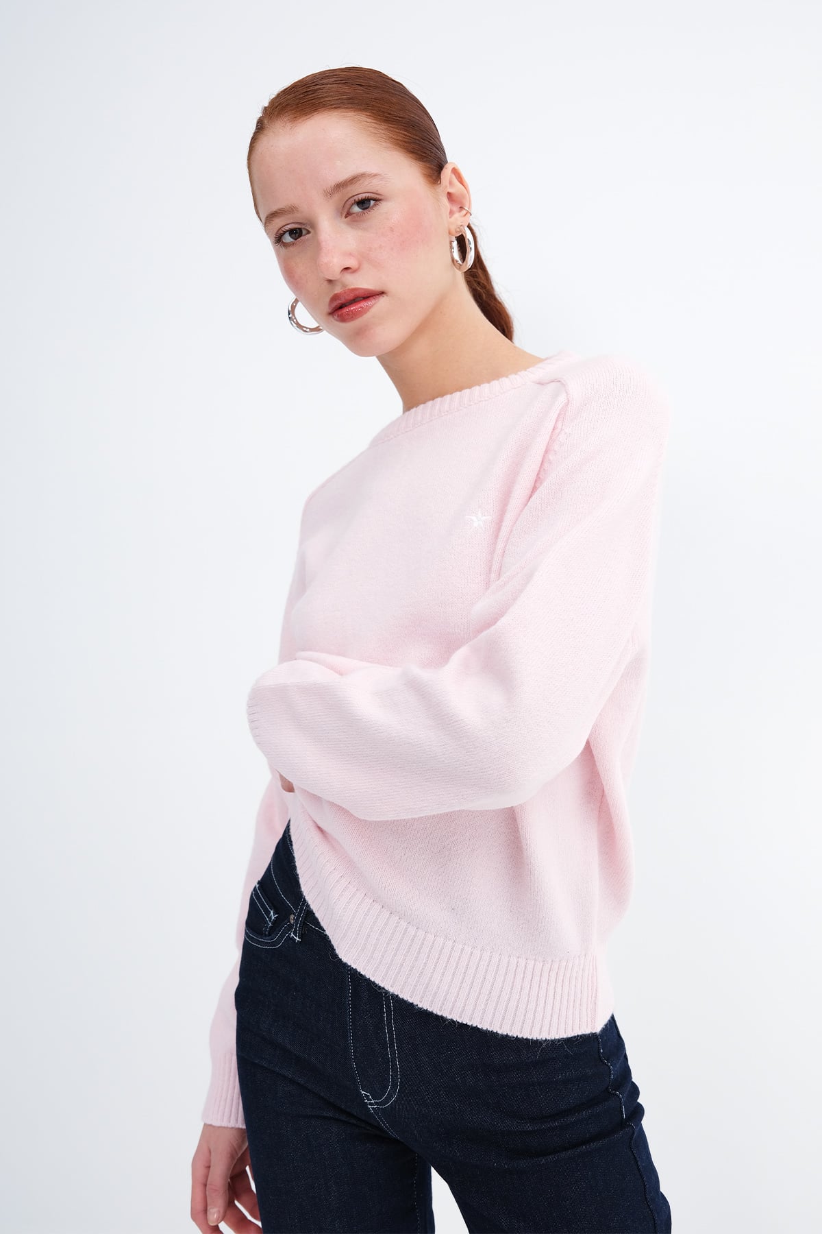 Lotus_Crew-Neck-Star-Embroidered-Knitwear-Sweater-addax