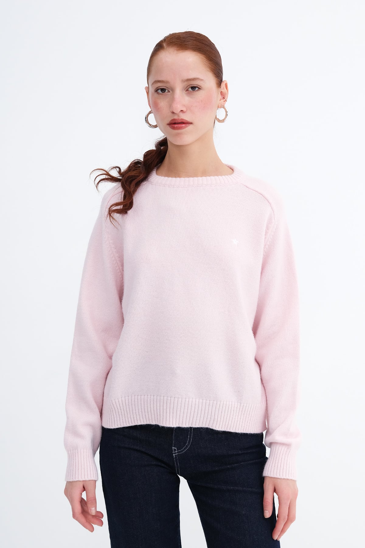 Lotus_Crew-Neck-Star-Embroidered-Knitwear-Sweater-addax