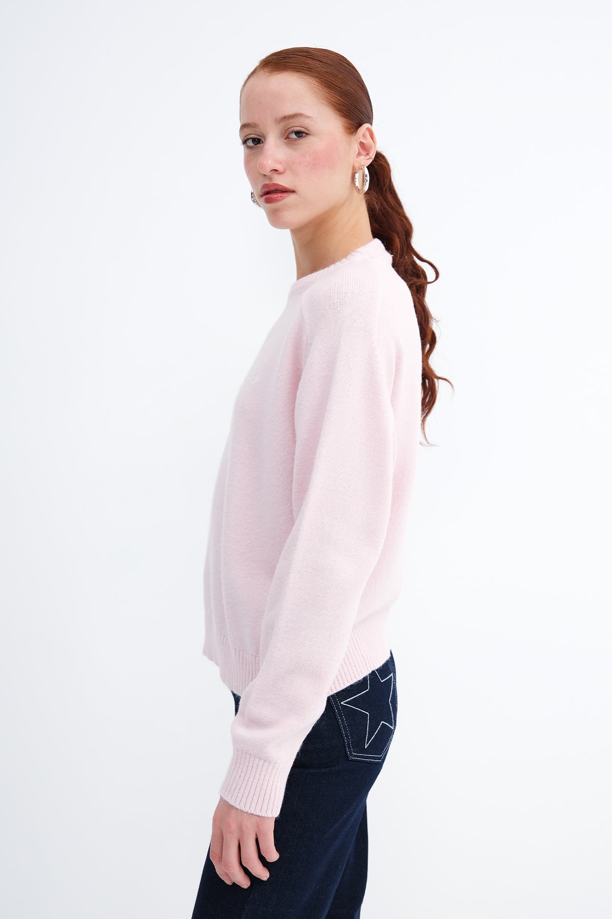 Lotus_Crew-Neck-Star-Embroidered-Knitwear-Sweater-addax