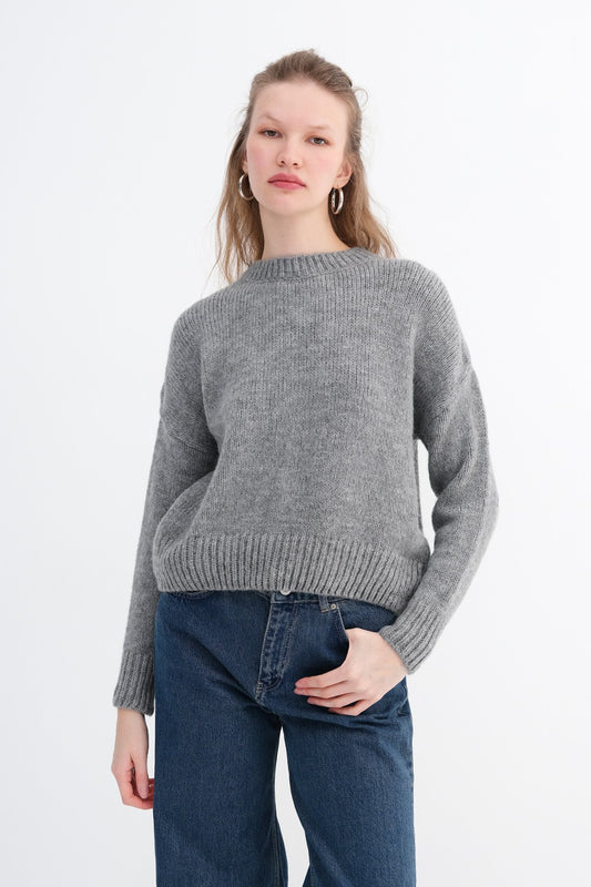 Grey_Crew-Neck-Long-Sleeve-Knitwear-Sweater-addax