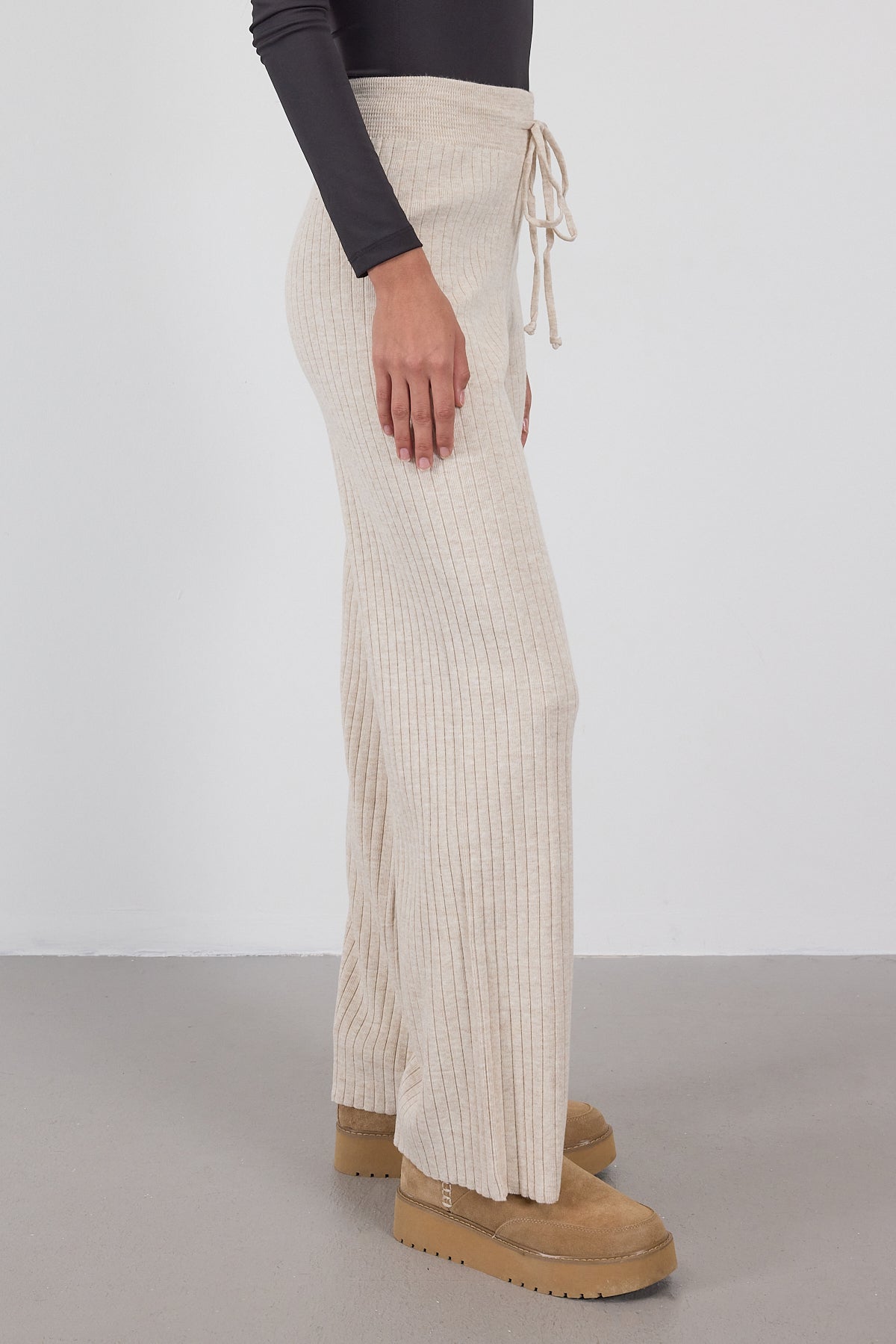Stone_Elastic-Waist-Front-Tie-Knit-Pants-addax