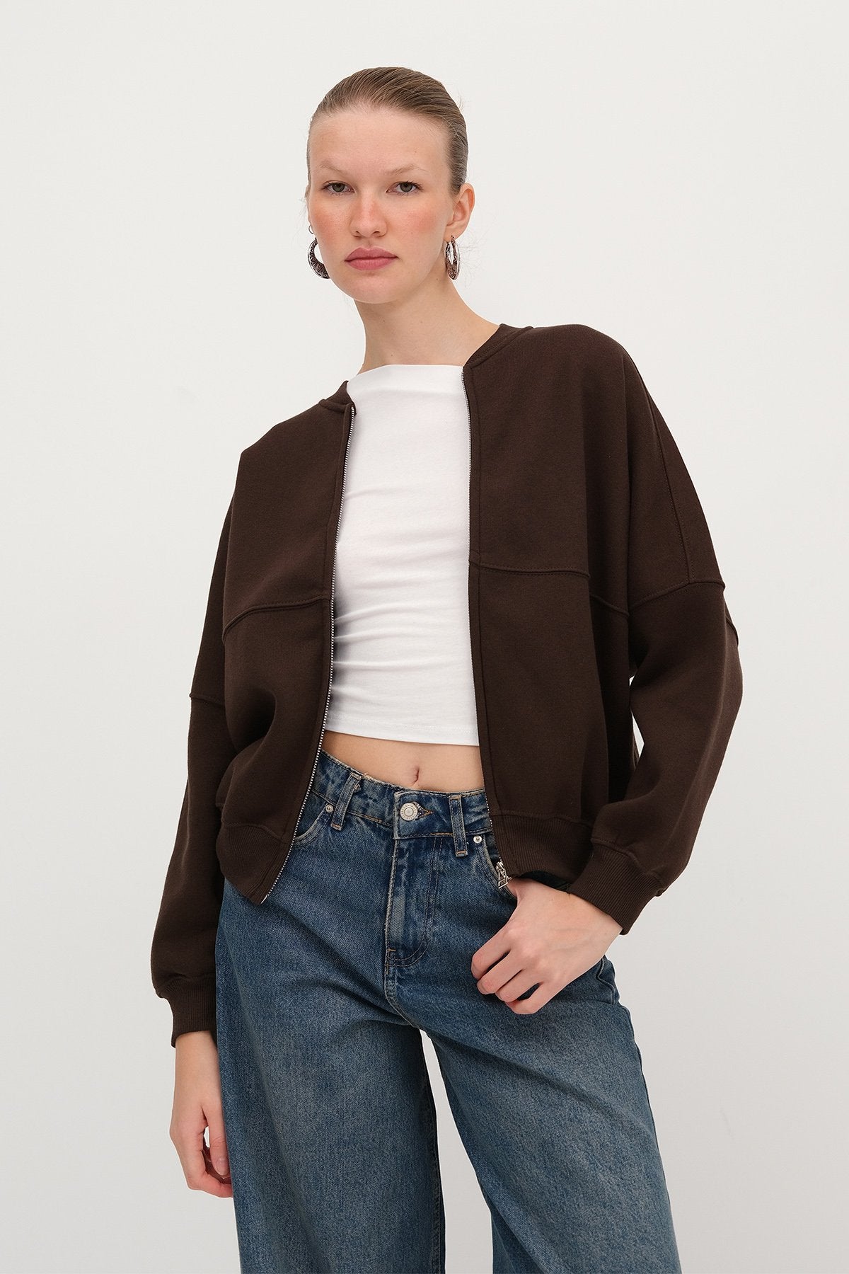 Bitter-Coffee_Zippered-Ribbon-Sweatshirt-addax