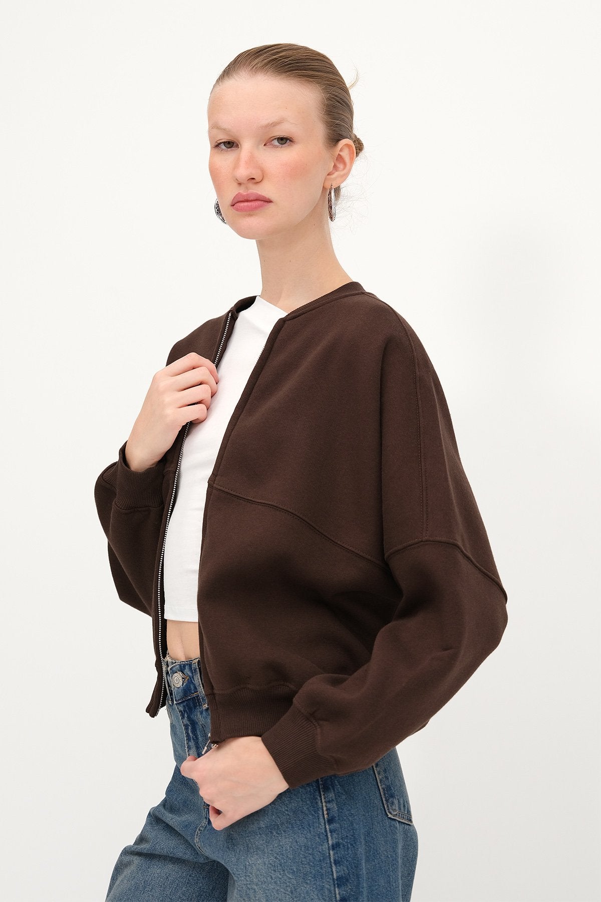 Bitter-Coffee_Zippered-Ribbon-Sweatshirt-addax