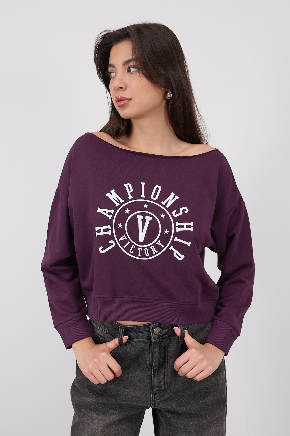 Gardenia_CHAMPIONSHIP-VICTORY-Written-Boat-Neck-Sweatshirt-addax