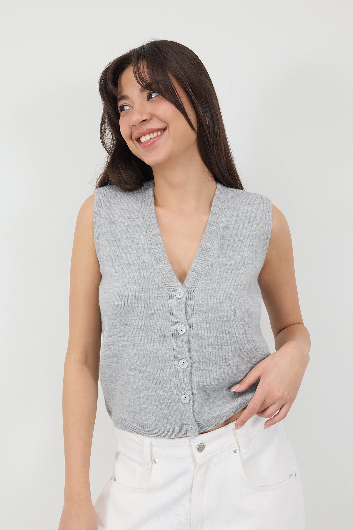 Grey_V-Neck-Buttoned-Knitwear-Sweater-addax