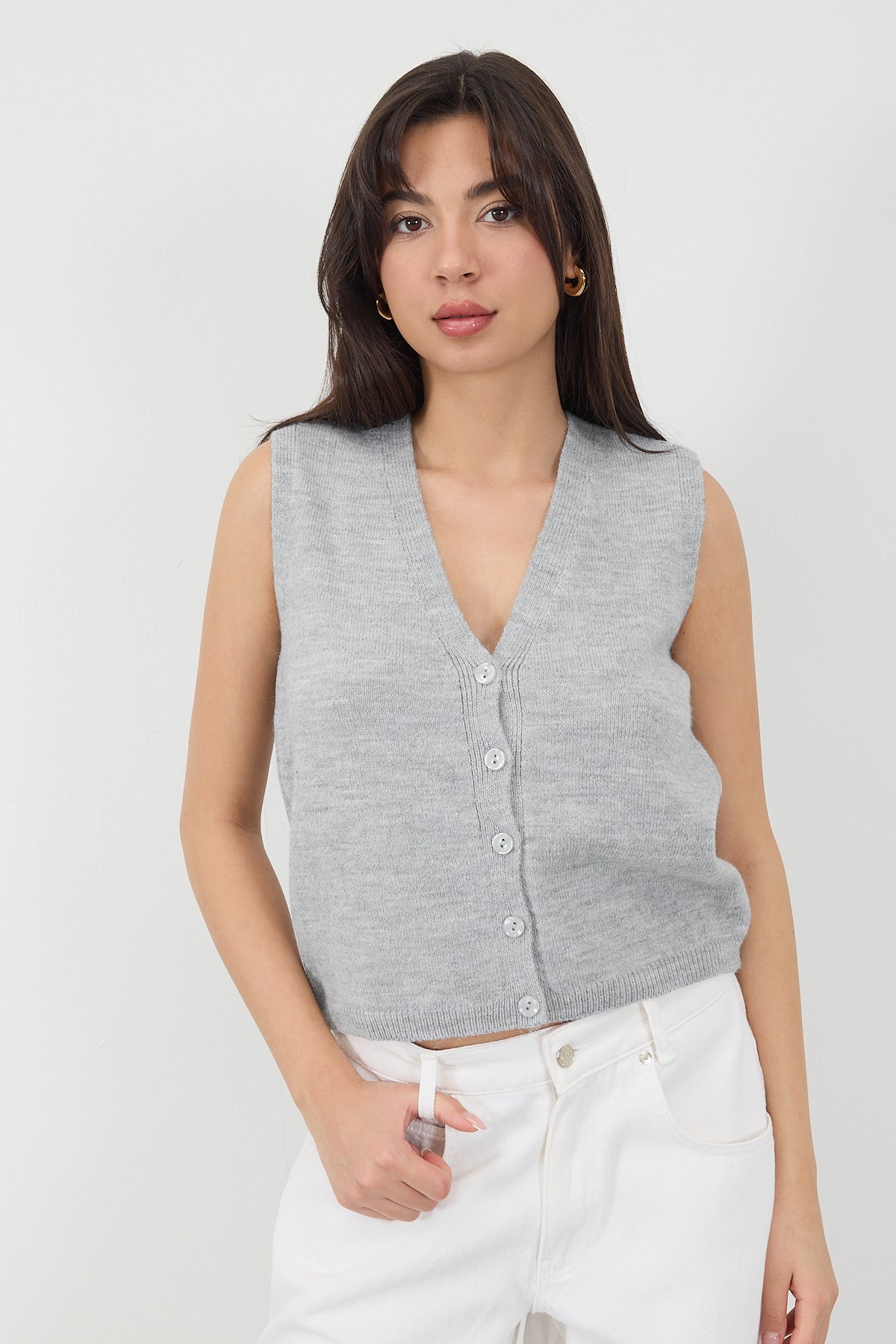 Grey_V-Neck-Buttoned-Knitwear-Sweater-addax