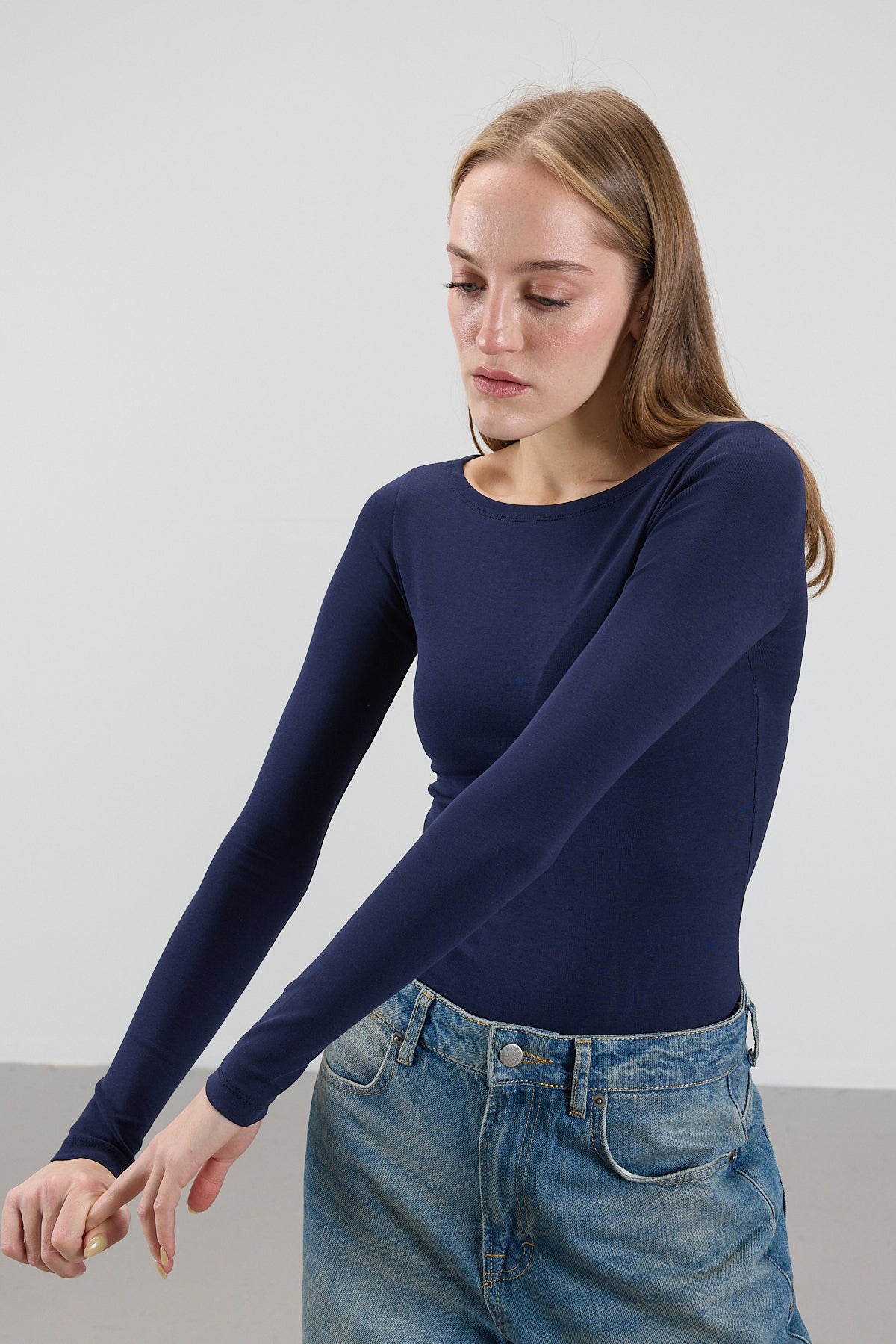 Night-Blue_Long-Sleeve-Basic-Top-addax