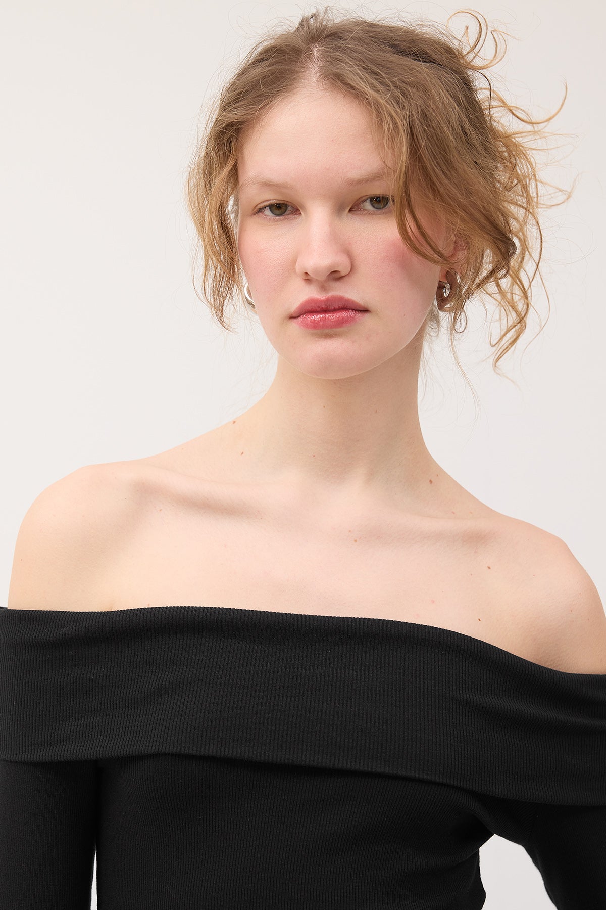 Black_Madonna-Collar-Blouse-addax