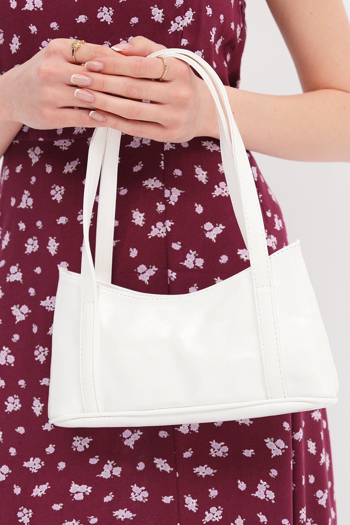 White_Faux-Leather-Hand-And-Shoulder-addax