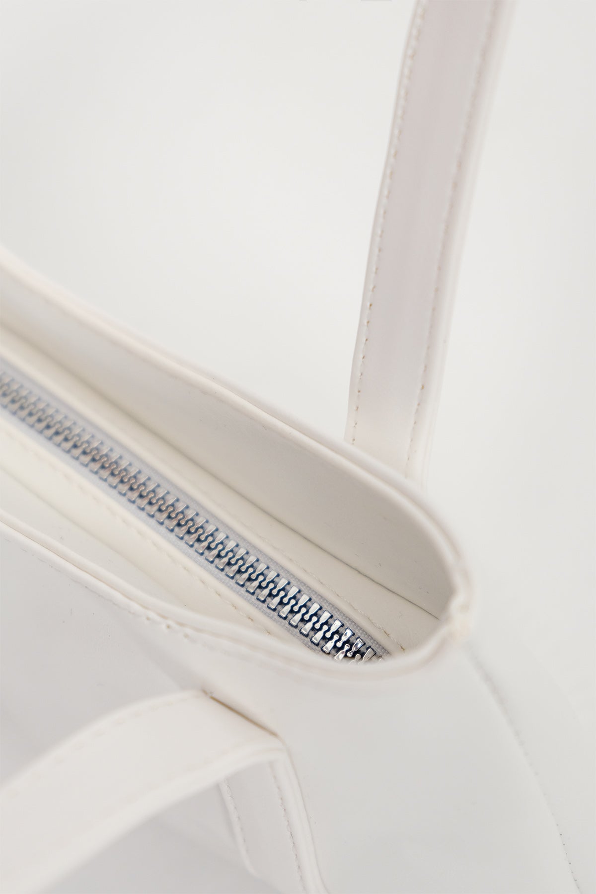 White_Faux-Leather-Hand-And-Shoulder-addax