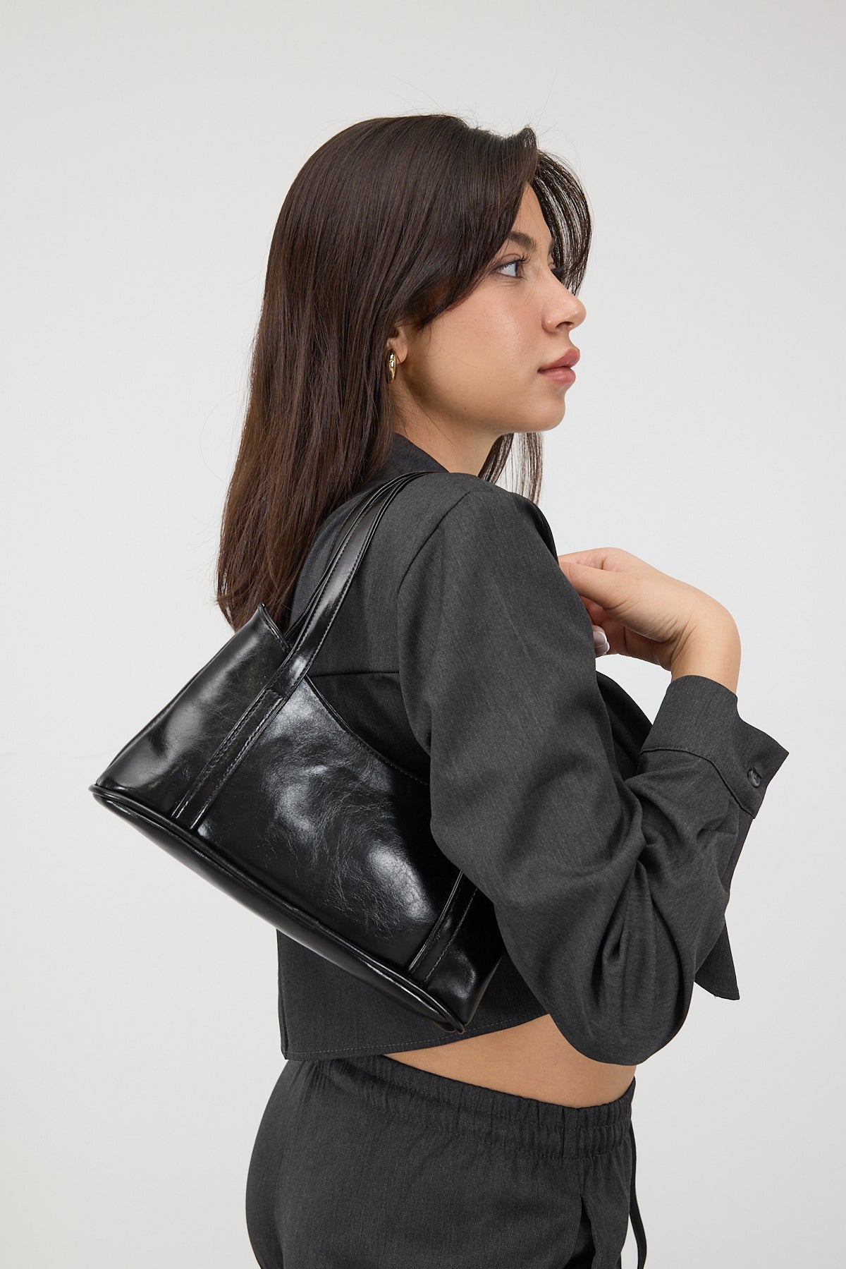 Black_Faux-Leather-Hand-And-Shoulder-addax