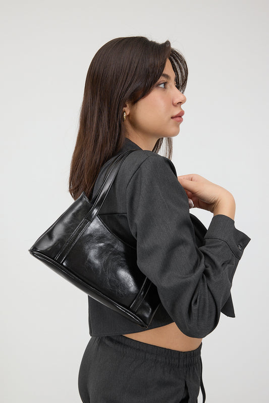 Black_Faux-Leather-Hand-And-Shoulder-addax