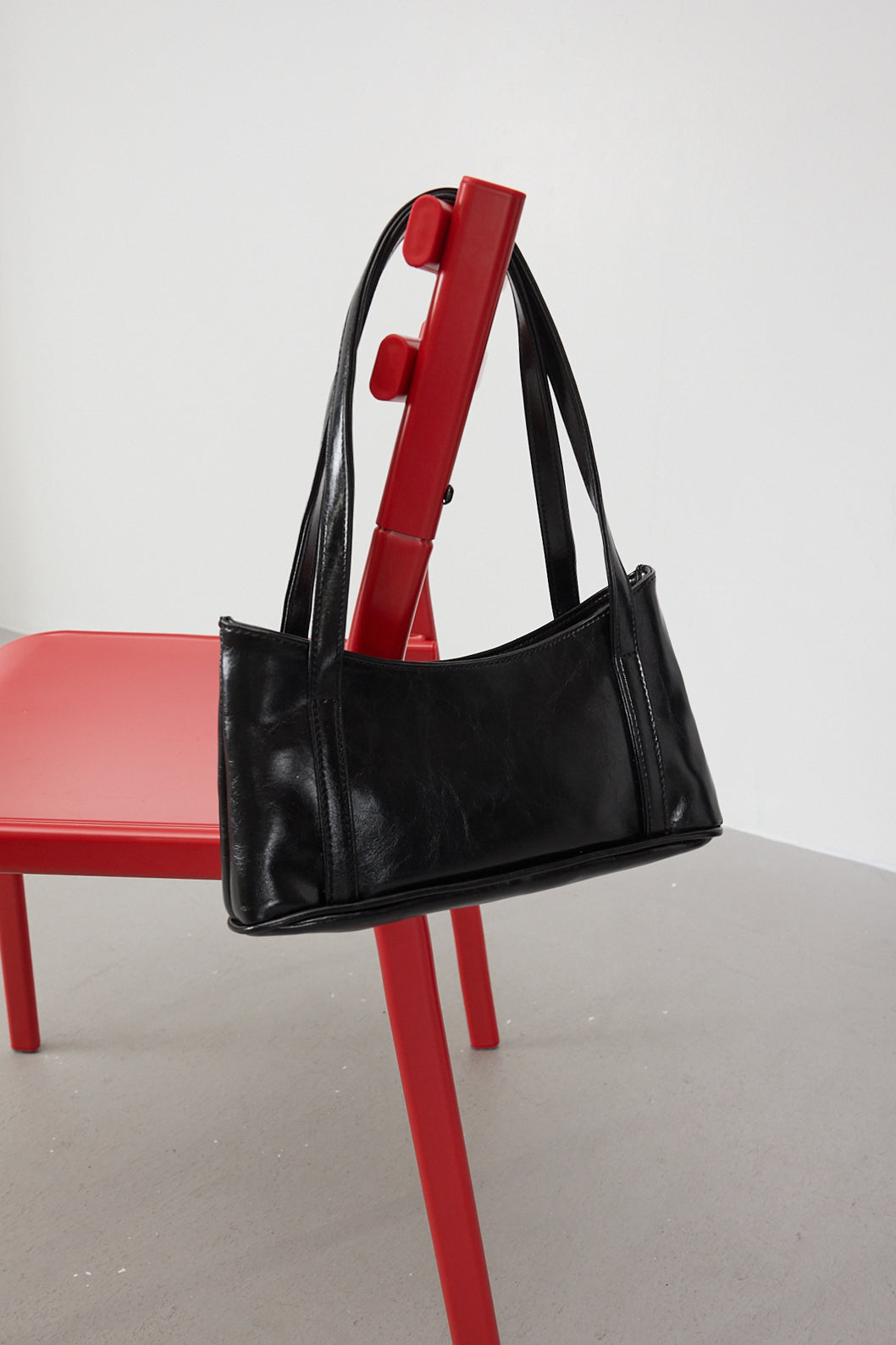 Black_Faux-Leather-Hand-And-Shoulder-addax