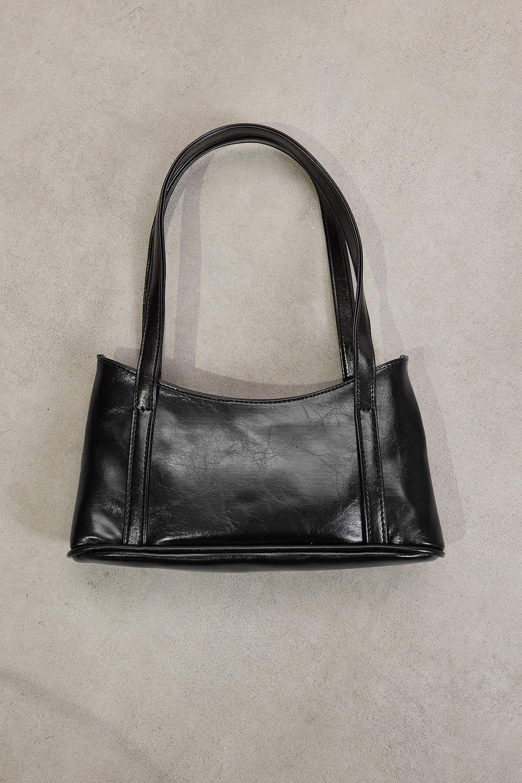 Black_Faux-Leather-Hand-And-Shoulder-addax