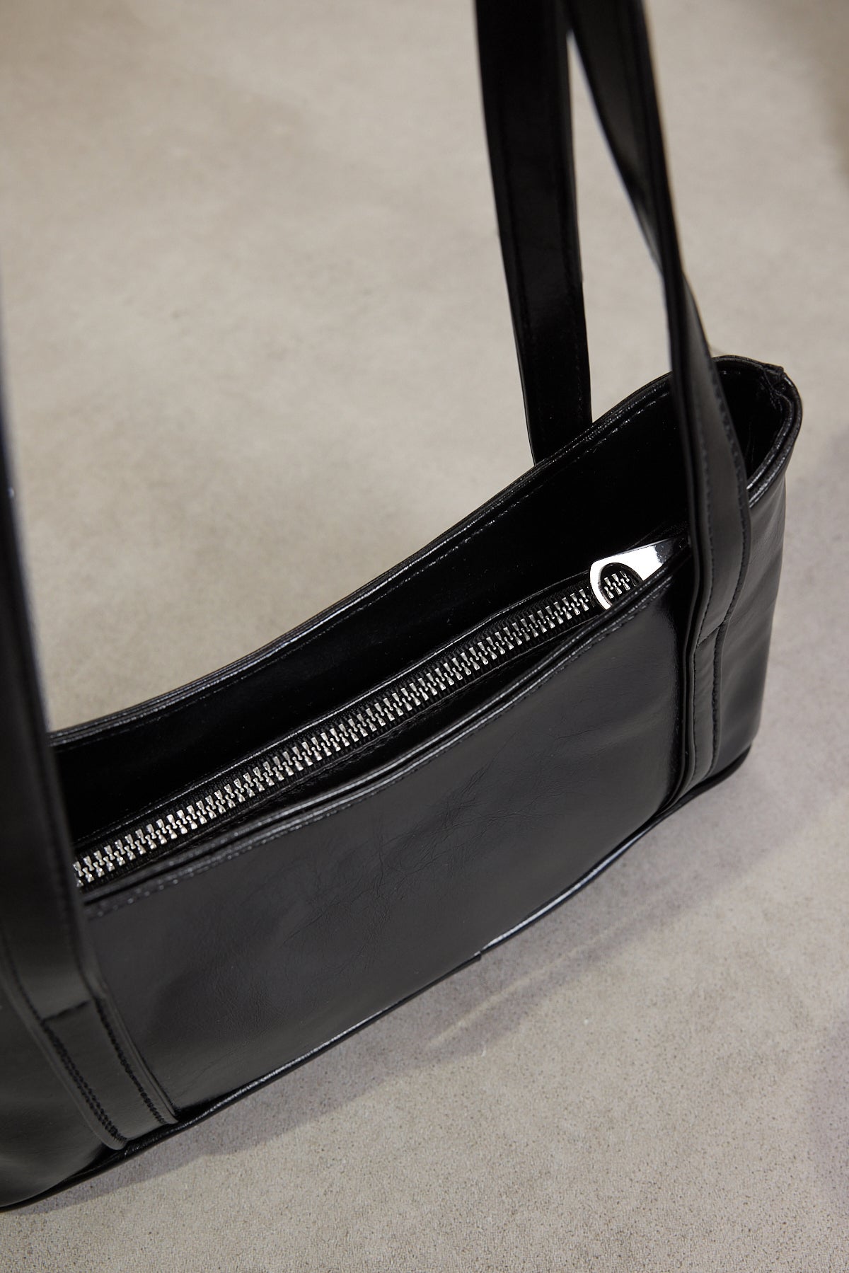 Black_Faux-Leather-Hand-And-Shoulder-addax