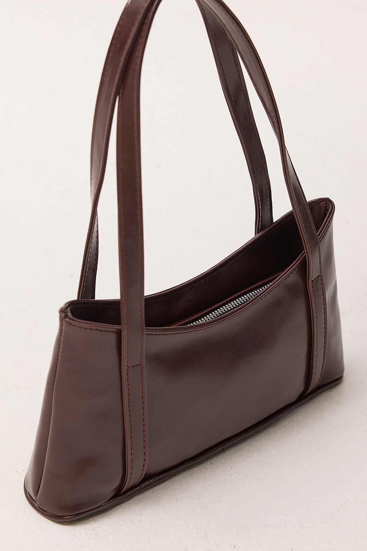 Brown_Faux-Leather-Hand-And-Shoulder-addax