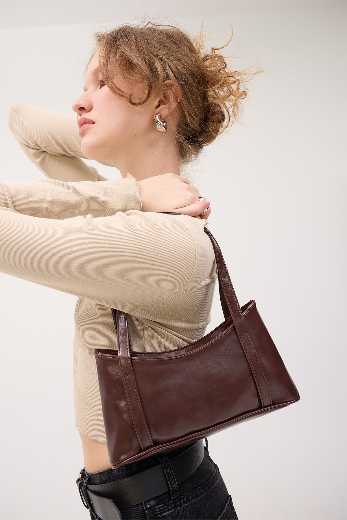 Brown_Faux-Leather-Hand-And-Shoulder-addax
