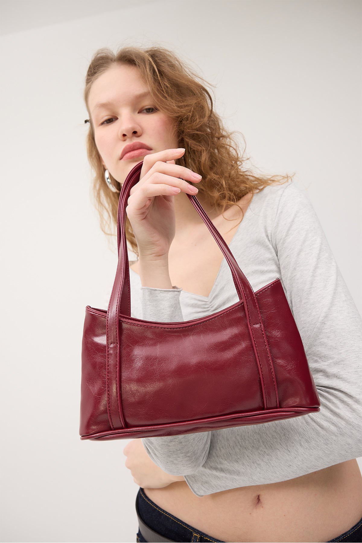 Burgundy_Faux-Leather-Hand-And-Shoulder-addax