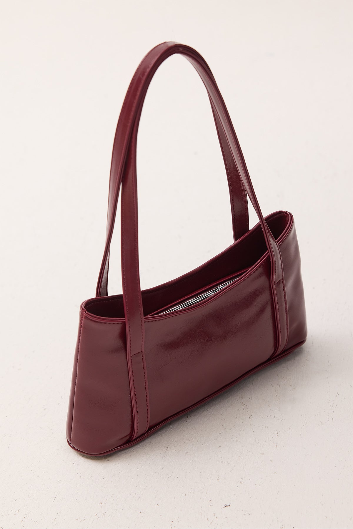 Burgundy_Faux-Leather-Hand-And-Shoulder-addax