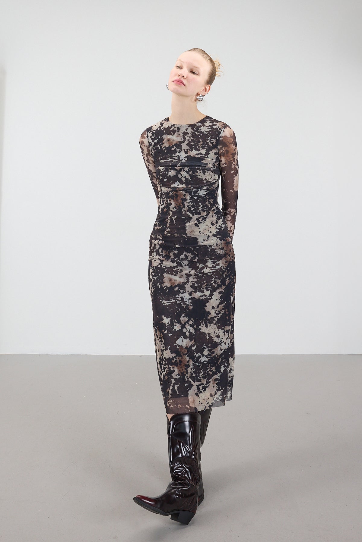 Cow_Ruched-Patterned-Long-Tulle-Dress-addax