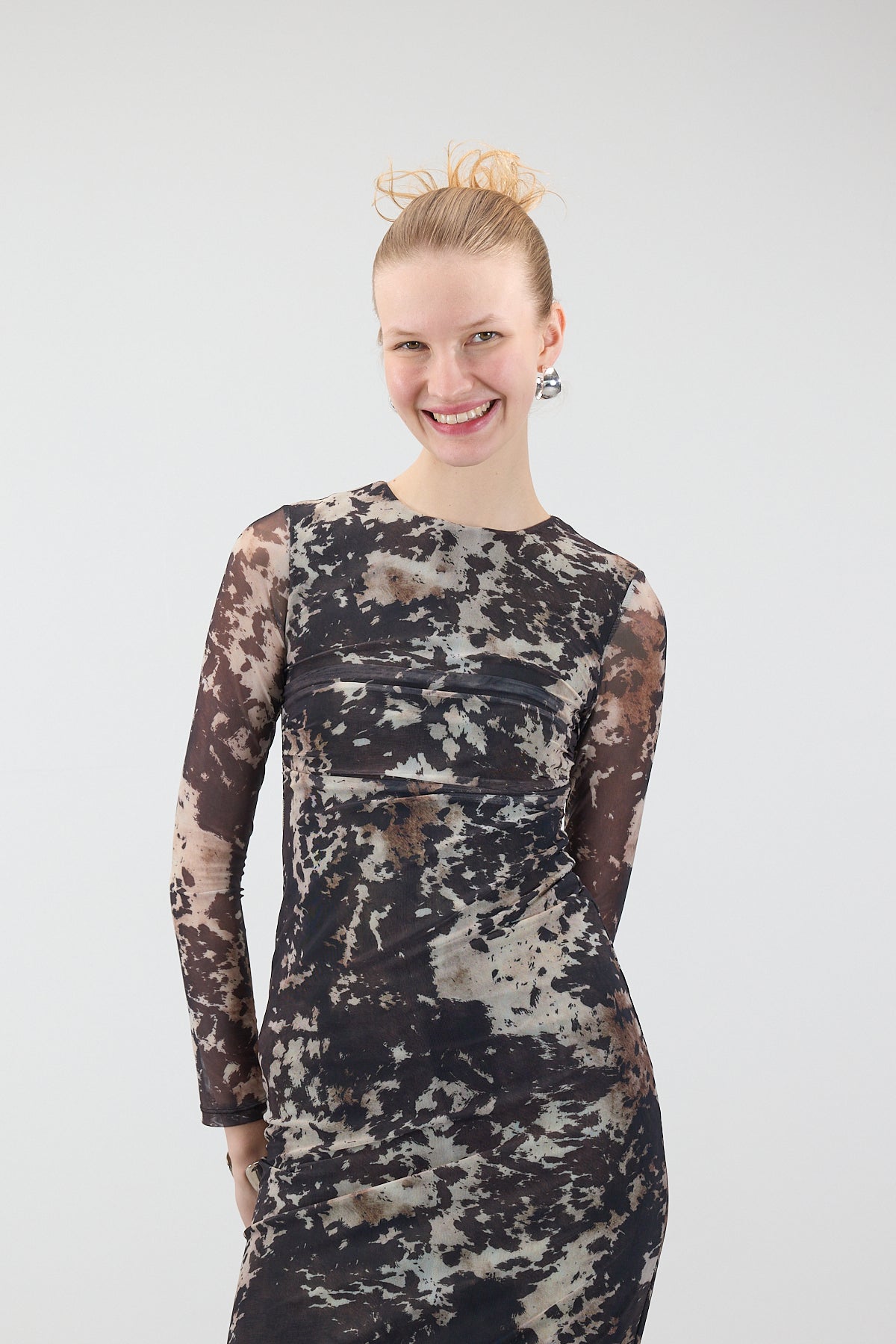 Cow_Ruched-Patterned-Long-Tulle-Dress-addax