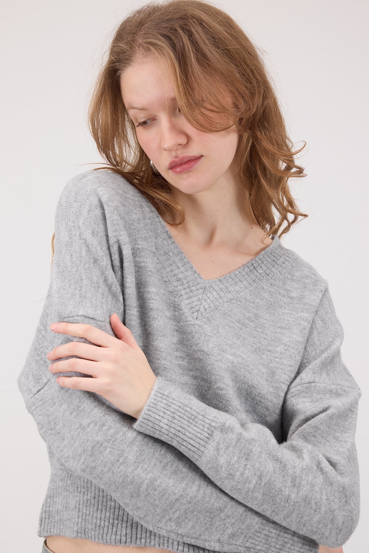 Grey_V-Neck-Long-Sleeve-Knitwear-Sweater-addax