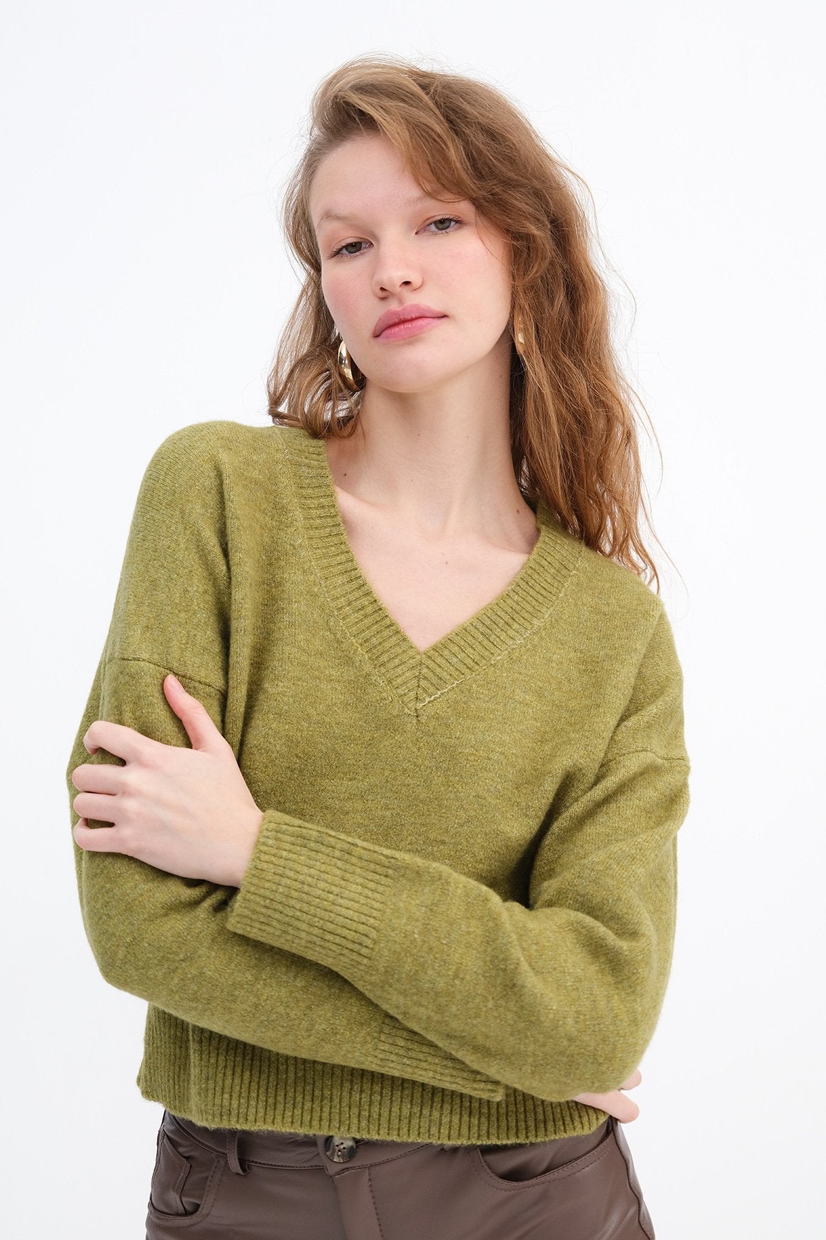 Olive_V-Neck-Long-Sleeve-Knitwear-Sweater-addax