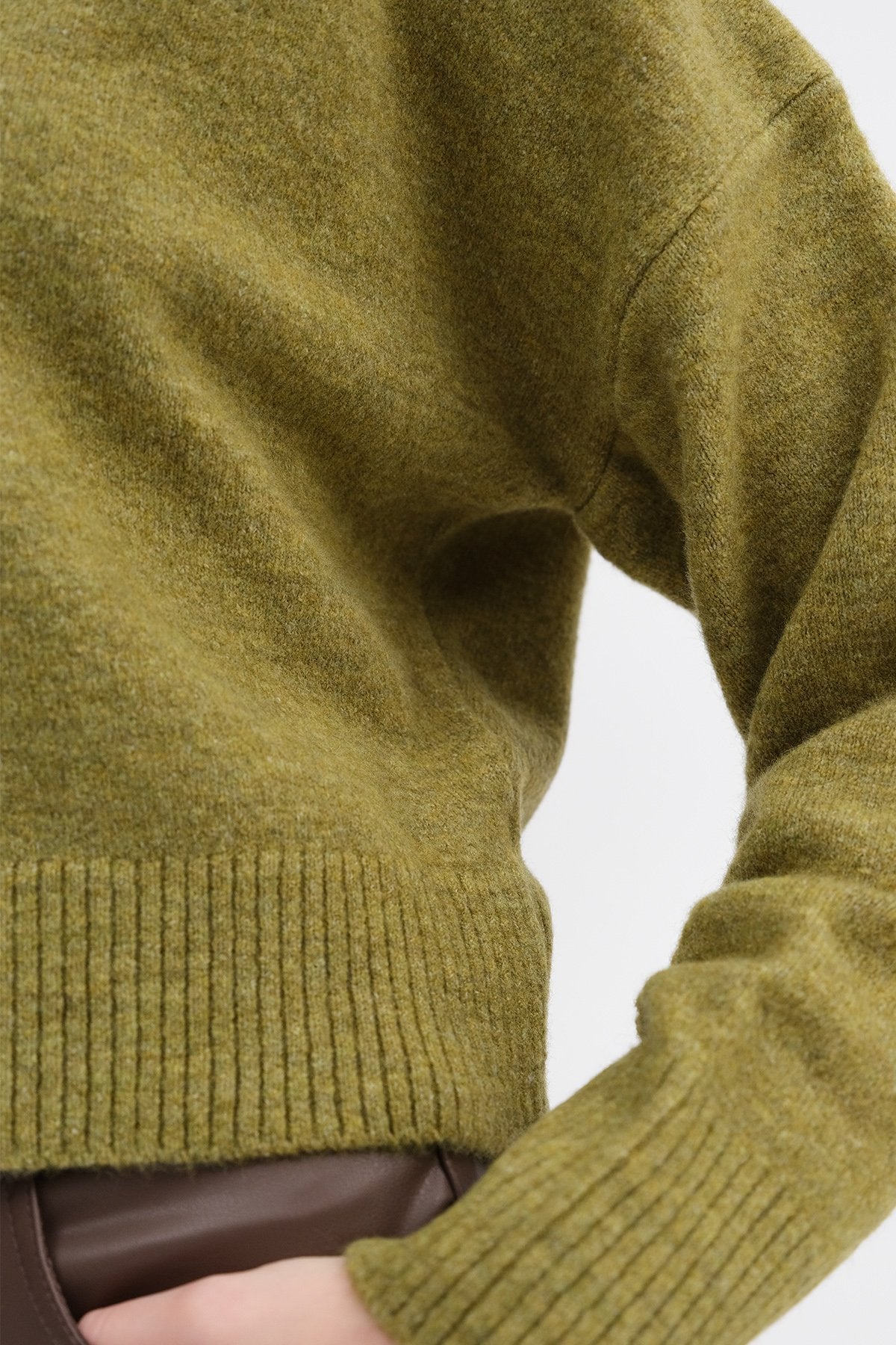 Olive_V-Neck-Long-Sleeve-Knitwear-Sweater-addax