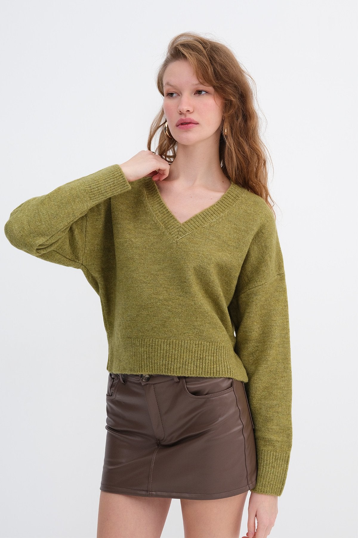 Olive_V-Neck-Long-Sleeve-Knitwear-Sweater-addax